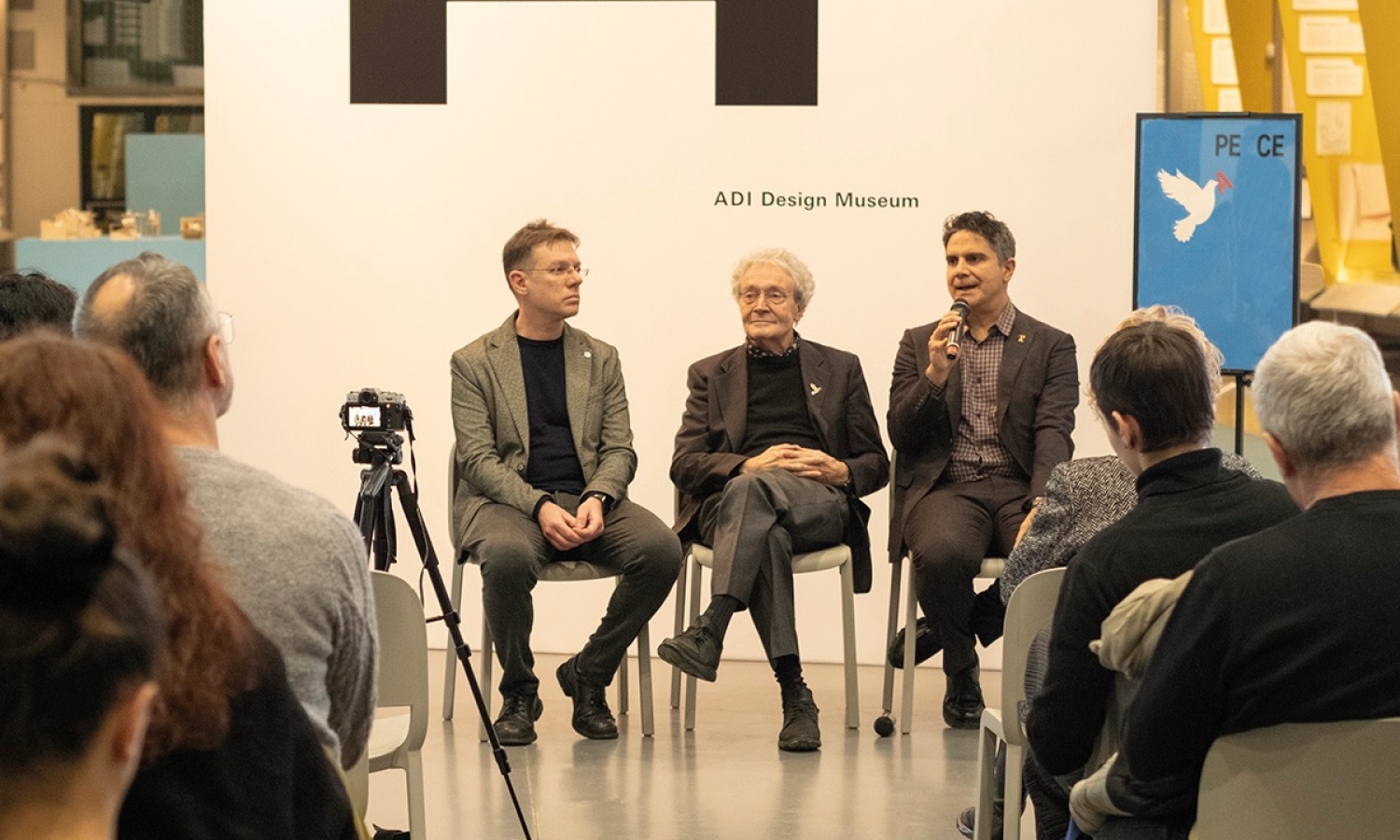 Cappelli Identity Design organizes event to celebrate Armando Milani’s Peace&War poster