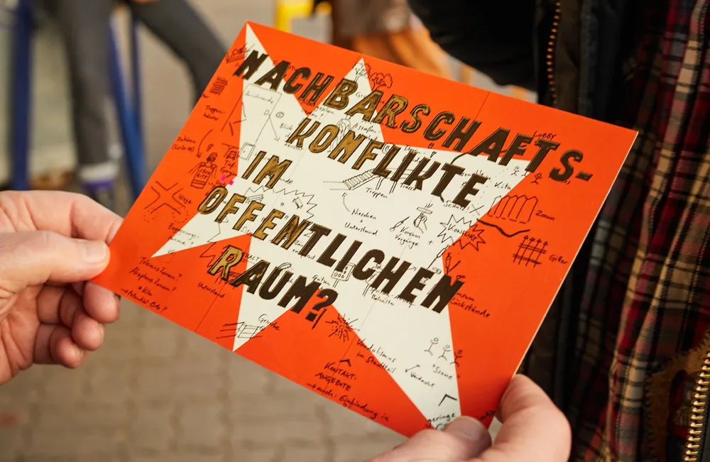 A poster from the neighborhood conflicts in public space kiosk, developed with Auto e.V., Drogennotdienst and Felix Egle in Nollendorfplatz, Berlin-Schöneberg. Photo credit: Monika Keiler