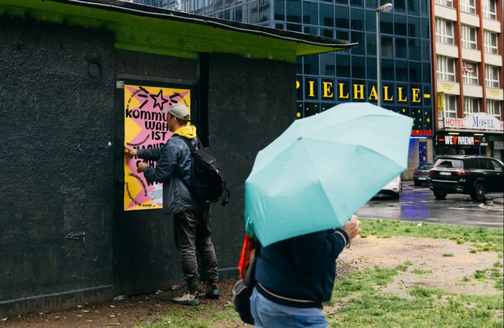 A participatory poster campaign in the context of Frankfurt’s 2026 municipal elections, developed with K9 – Support for people suffering from addiction. Photo credit: Ben Kuhlmann / WDC 2026