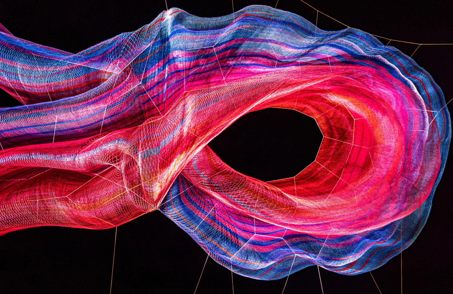 A Luminous Web: A Sky Full of Hope Unveiled at Frankfurt’s Konstablerwache